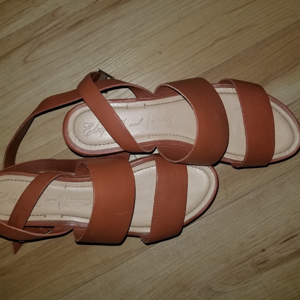 Wooden platform sandals